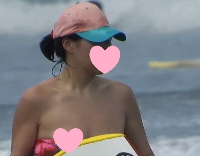 海でポロリ
